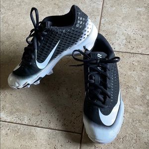 Nike kids baseball/Softball Cleats size 4Y